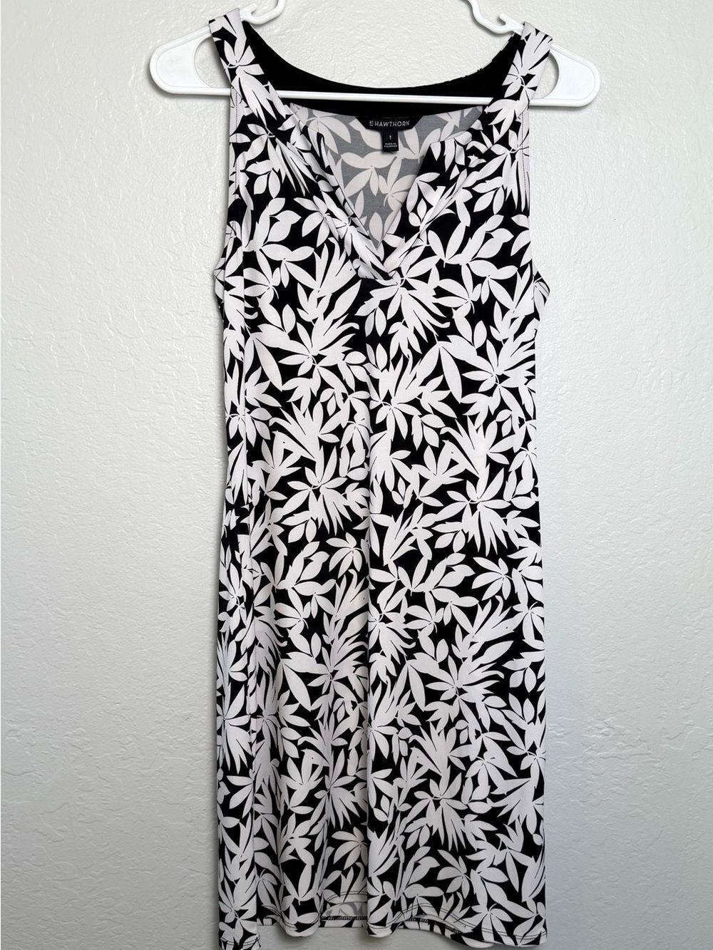 41 Hawthorn Sleeveless Black & White Leaf Print Midi Dress Small